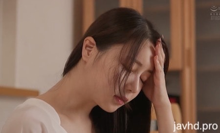 sex thủ dâm vú to Loạn luân giữa mẹ kế trẻ dâm và cậu con trai tuổi dậy thì
